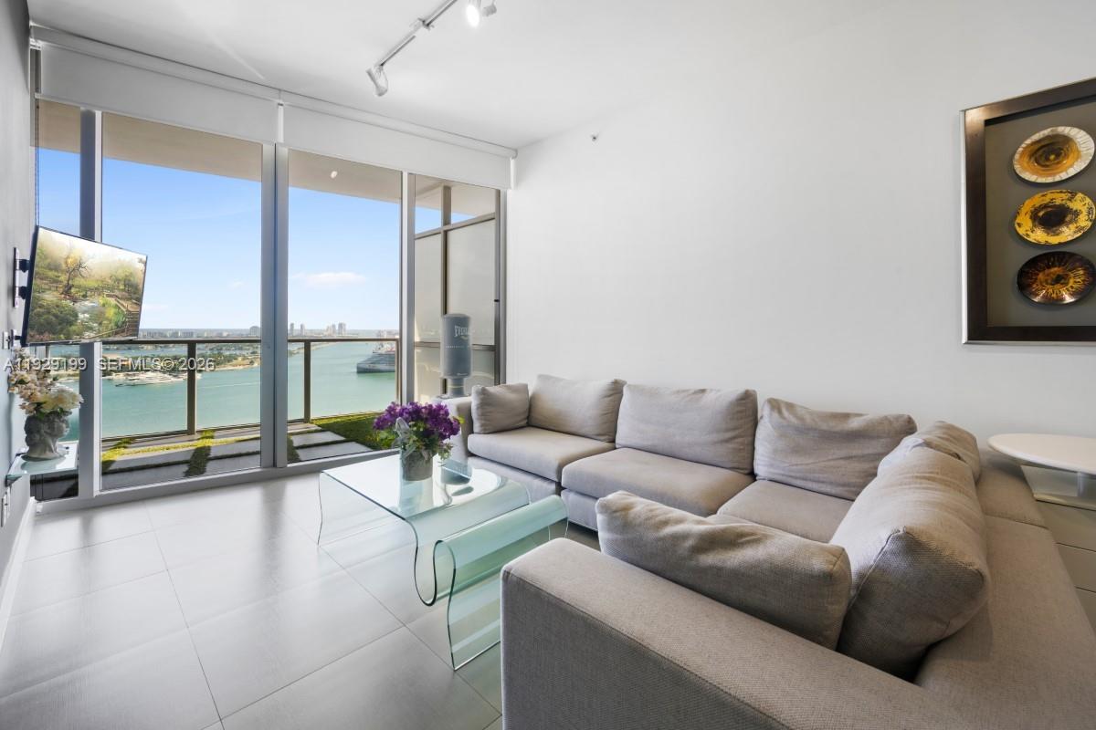 1100 Biscayne Blvd #3104, Miami FL 33132