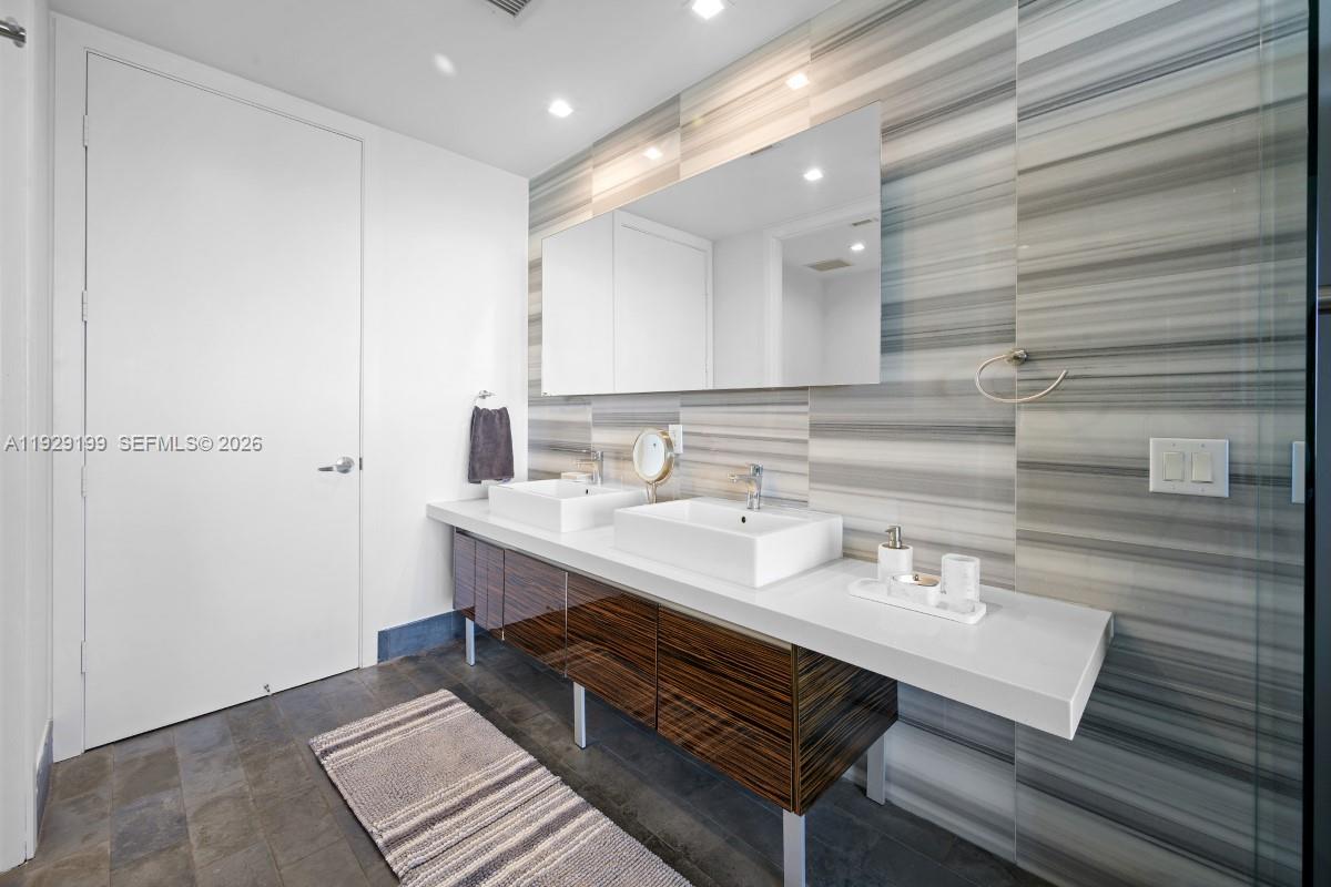 1100 Biscayne Blvd #3104, Miami FL 33132