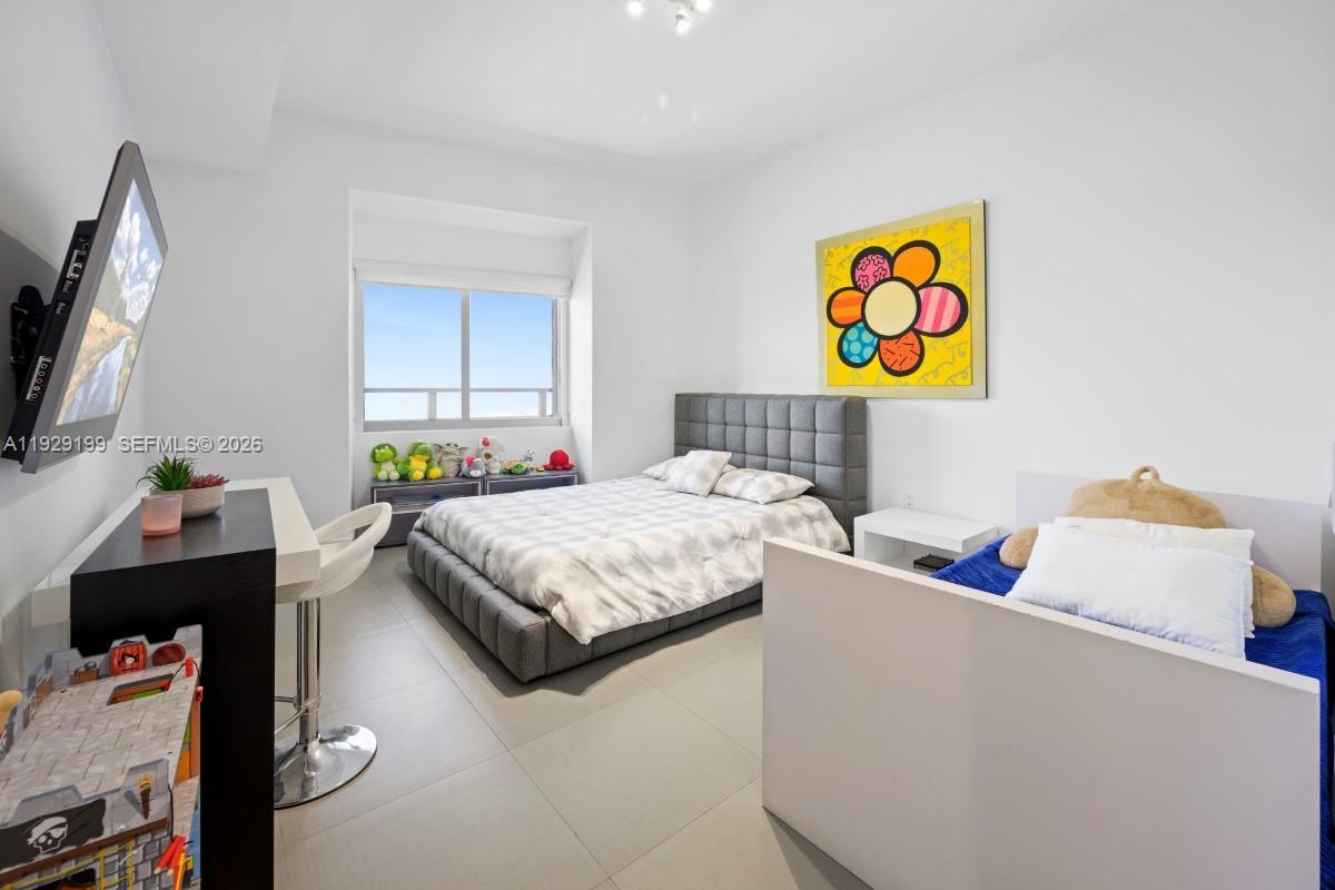 1100 Biscayne Blvd #3104, Miami FL 33132