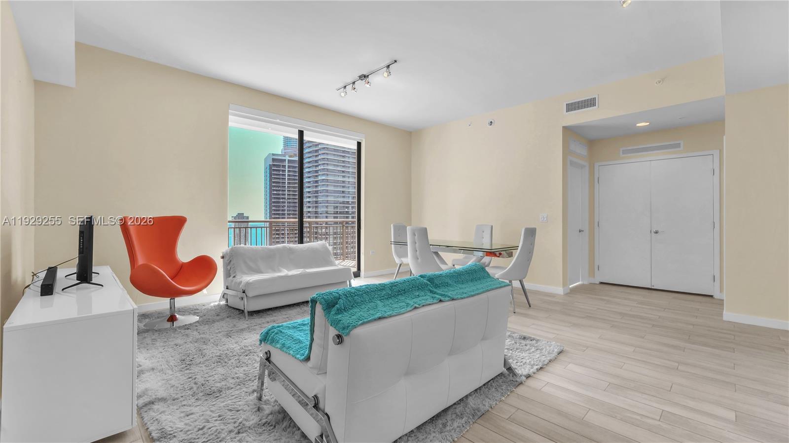999 SW 1st Ave #UPH12, Miami FL 33130