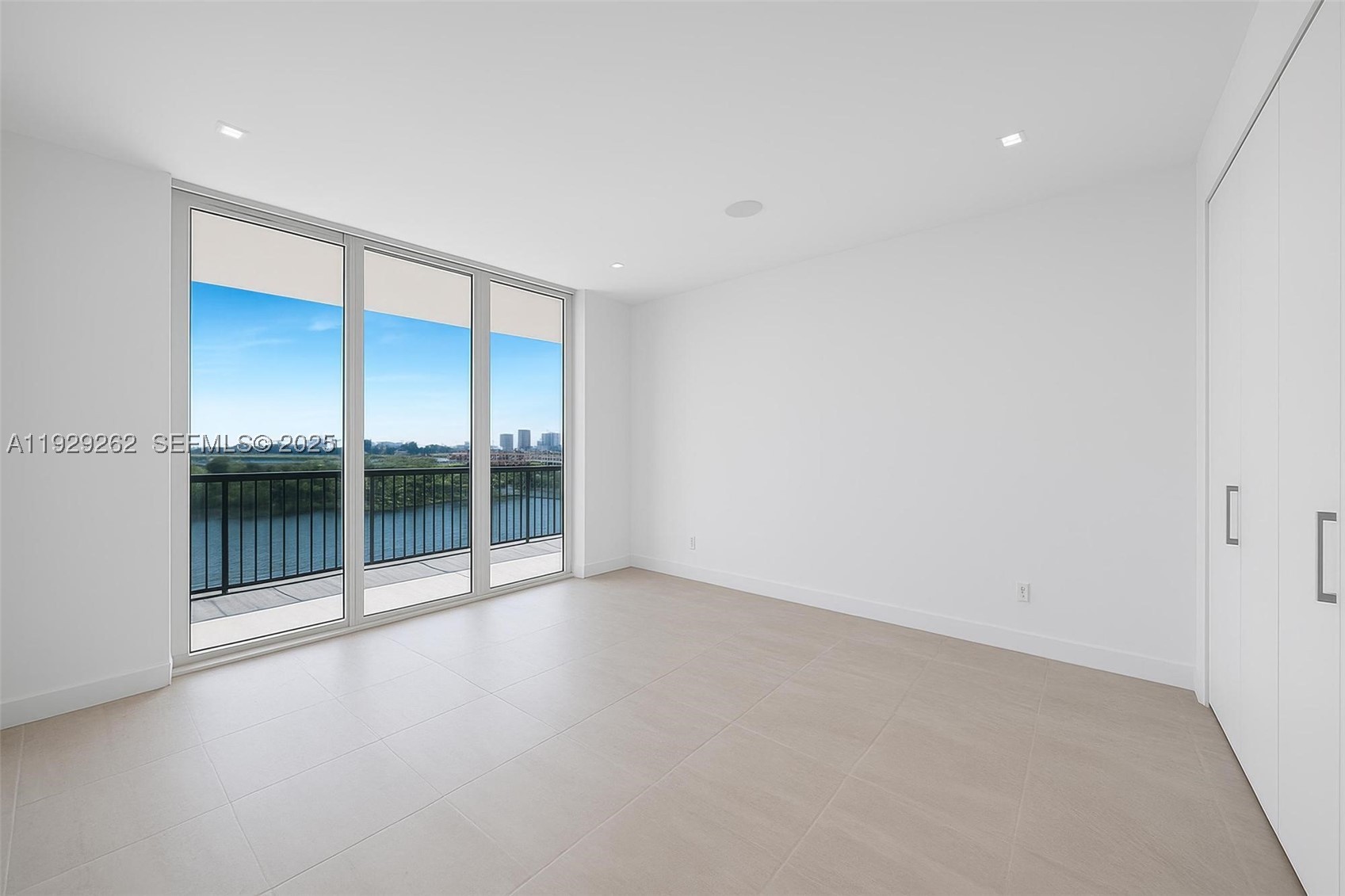 1000 Venetian Way #1004, Miami FL 33139