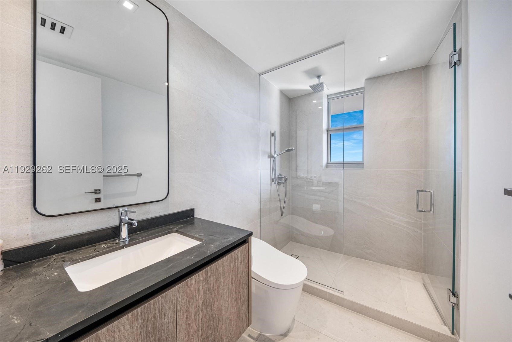 1000 Venetian Way #1004, Miami FL 33139