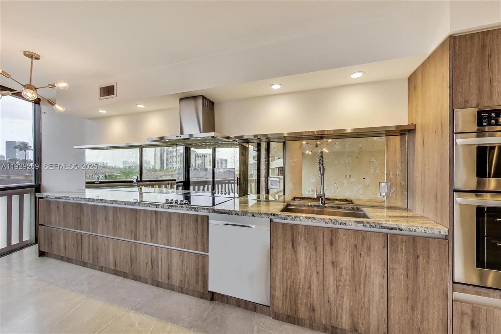 1000 Island Blvd #506, Aventura FL 33160