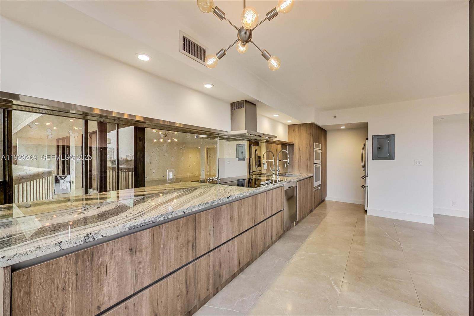 1000 Island Blvd #506, Aventura FL 33160