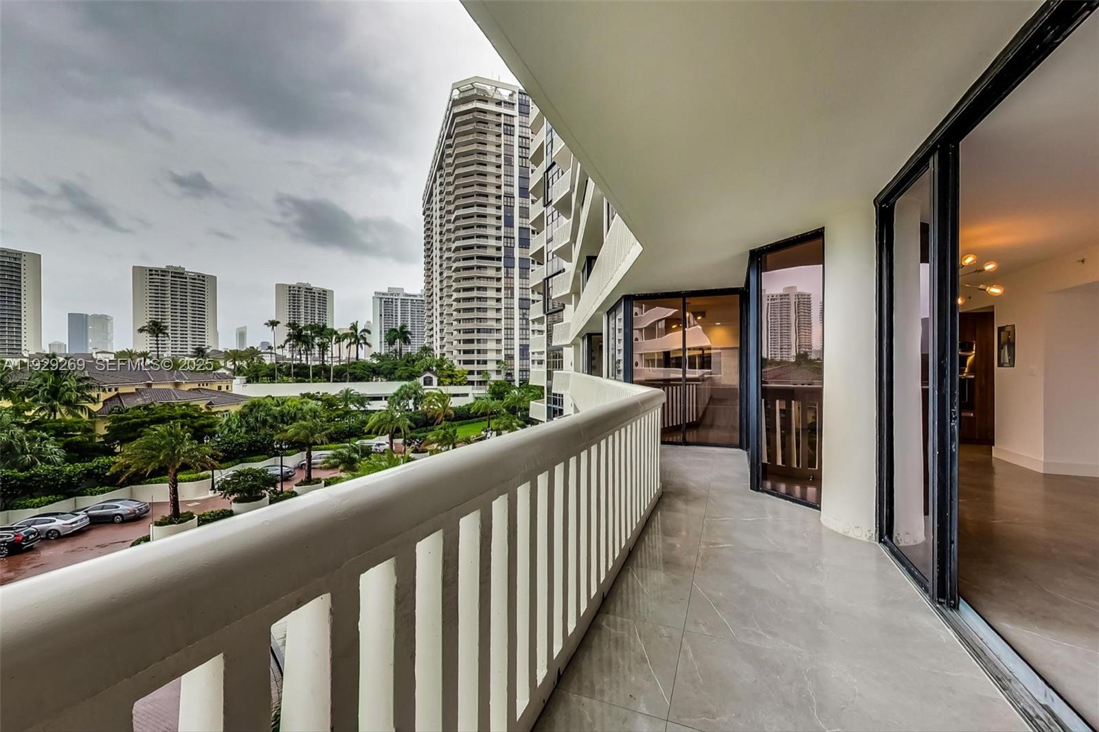 1000 Island Blvd #506, Aventura FL 33160