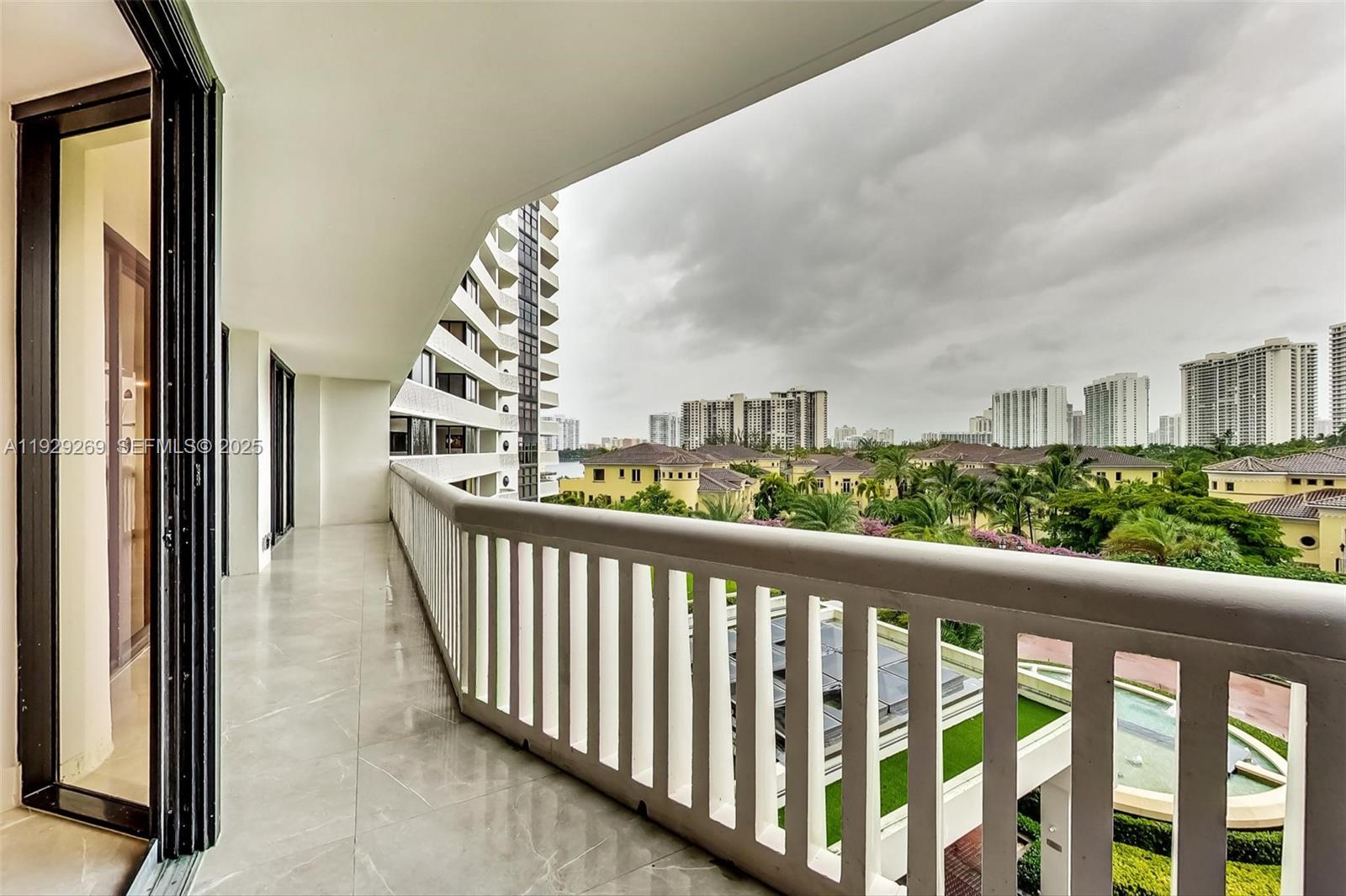 1000 Island Blvd #506, Aventura FL 33160