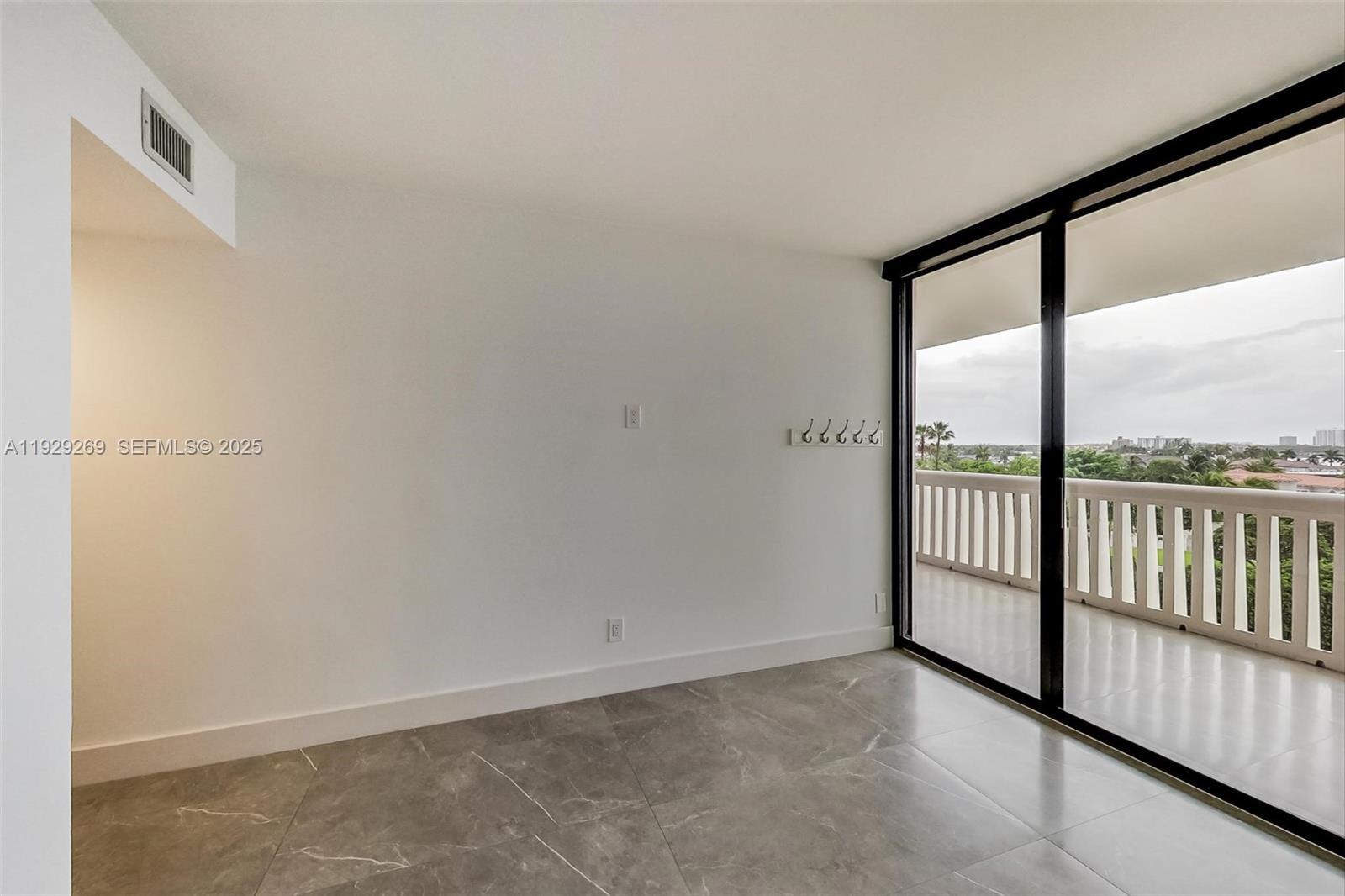 1000 Island Blvd #506, Aventura FL 33160