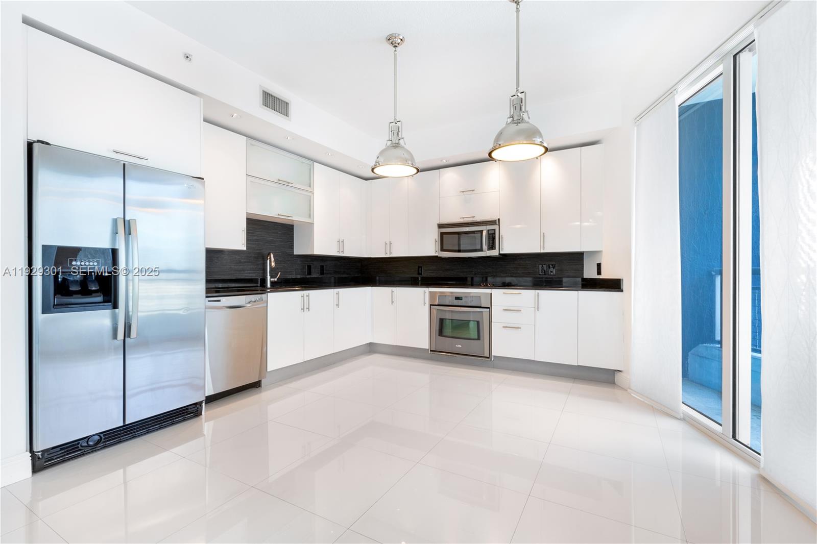 60 SW 13th St #1224, Miami FL 33130