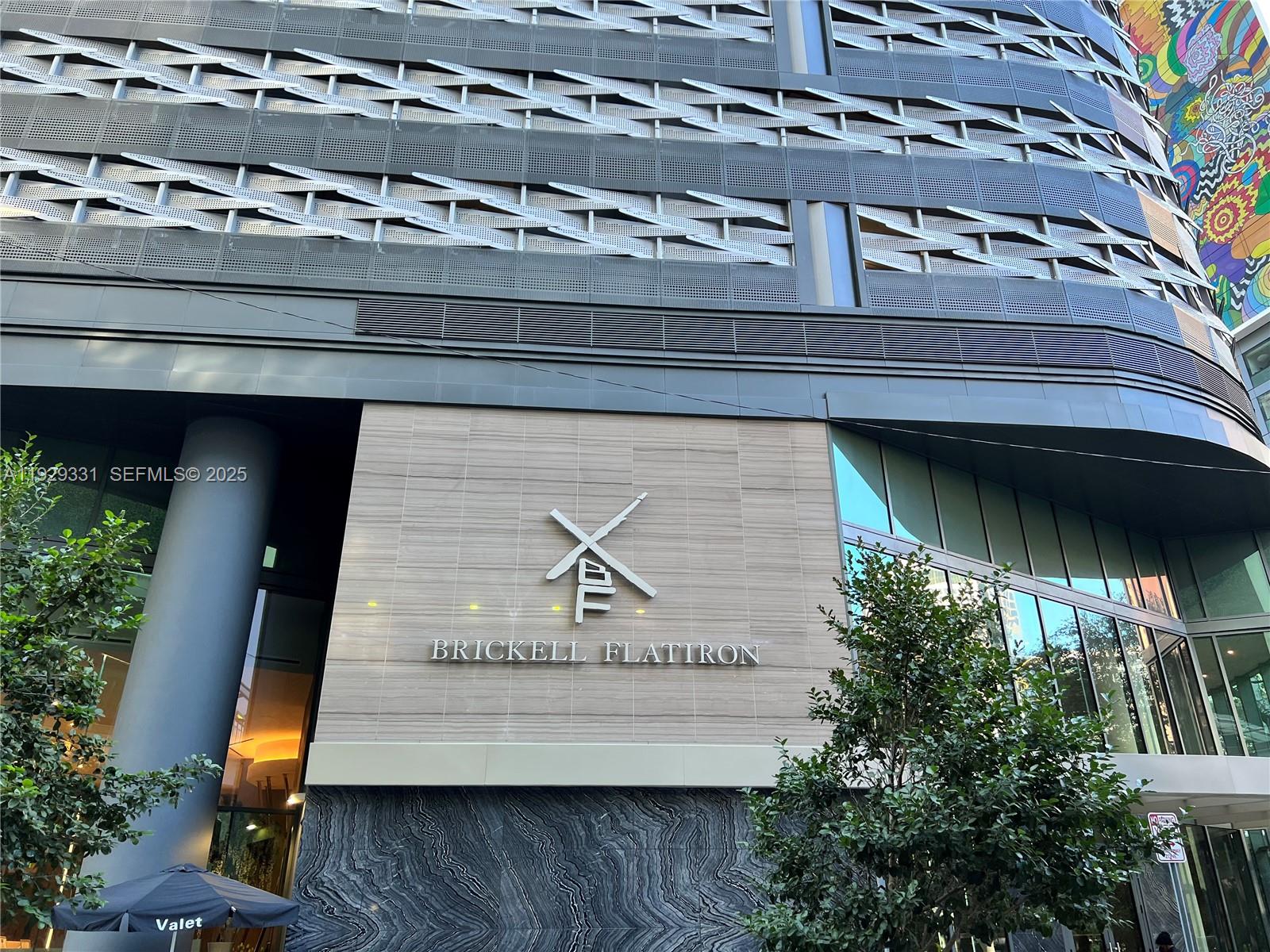 1000 Brickell Plz #4009, Miami FL 33131