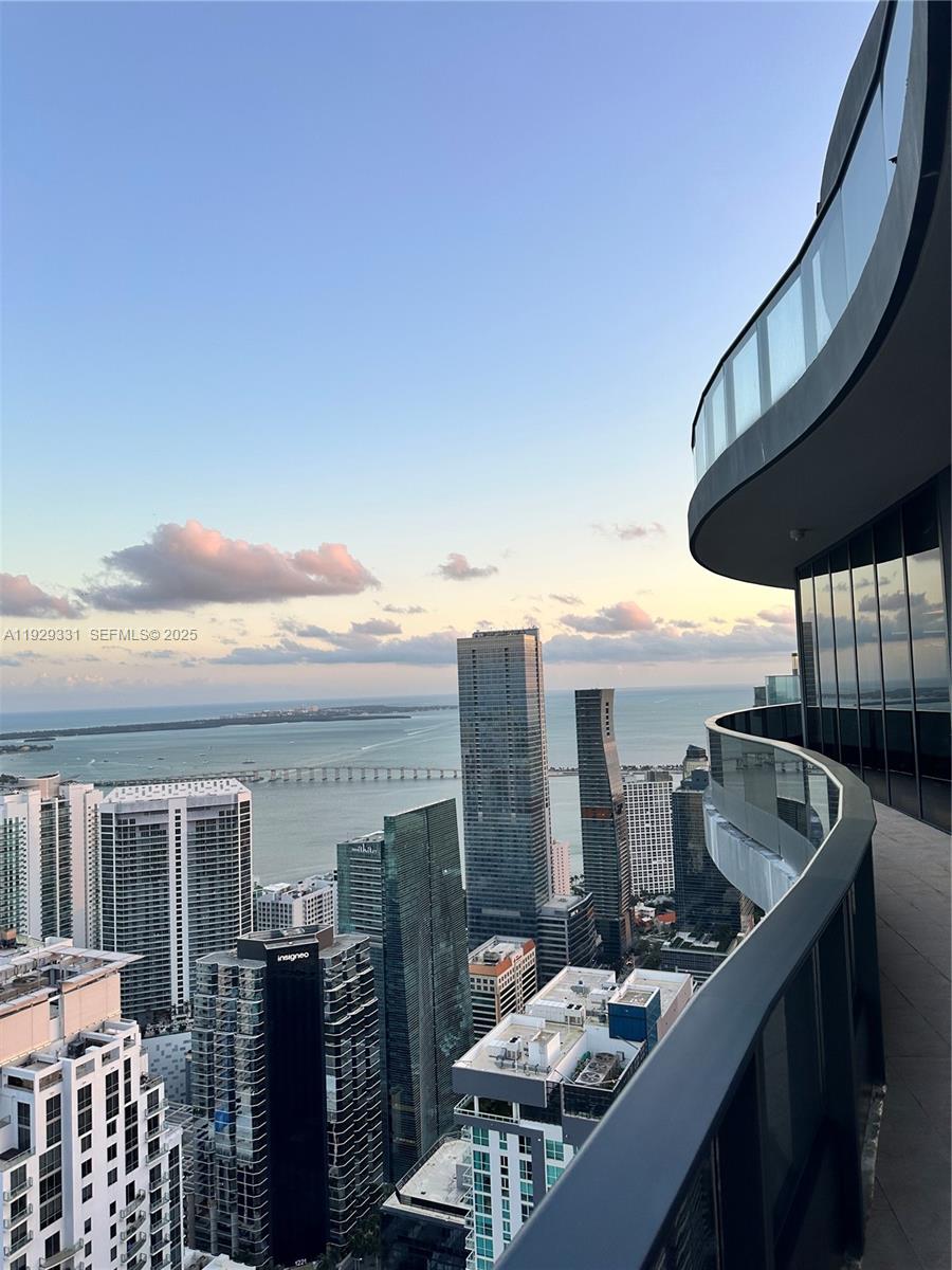1000 Brickell Plz #4009, Miami FL 33131
