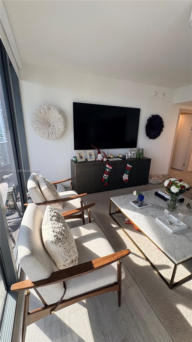 1000 Brickell Plz #4009, Miami FL 33131