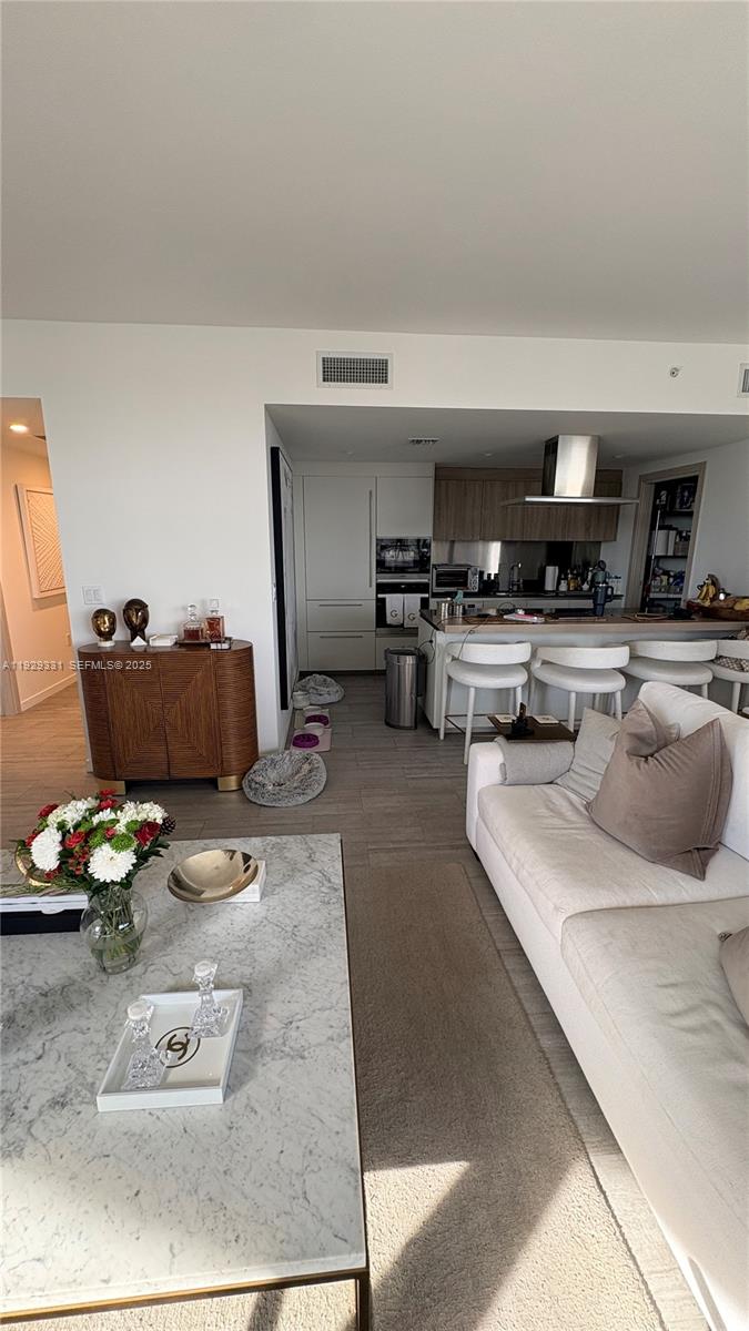 1000 Brickell Plz #4009, Miami FL 33131