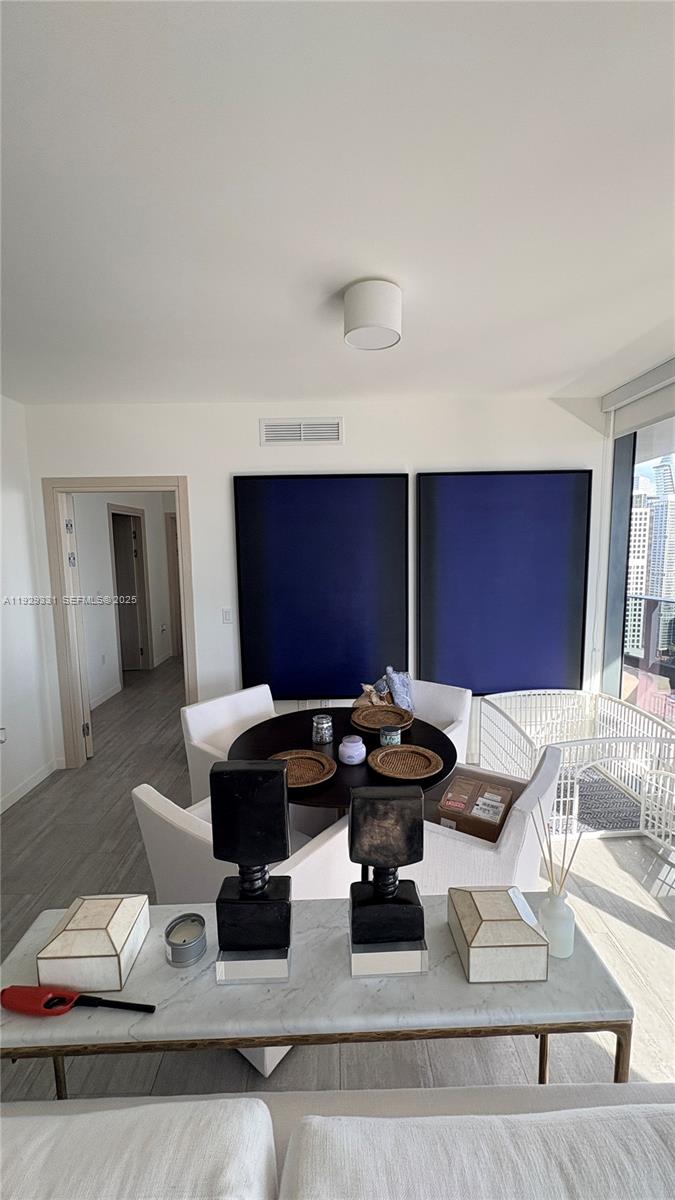 1000 Brickell Plz #4009, Miami FL 33131