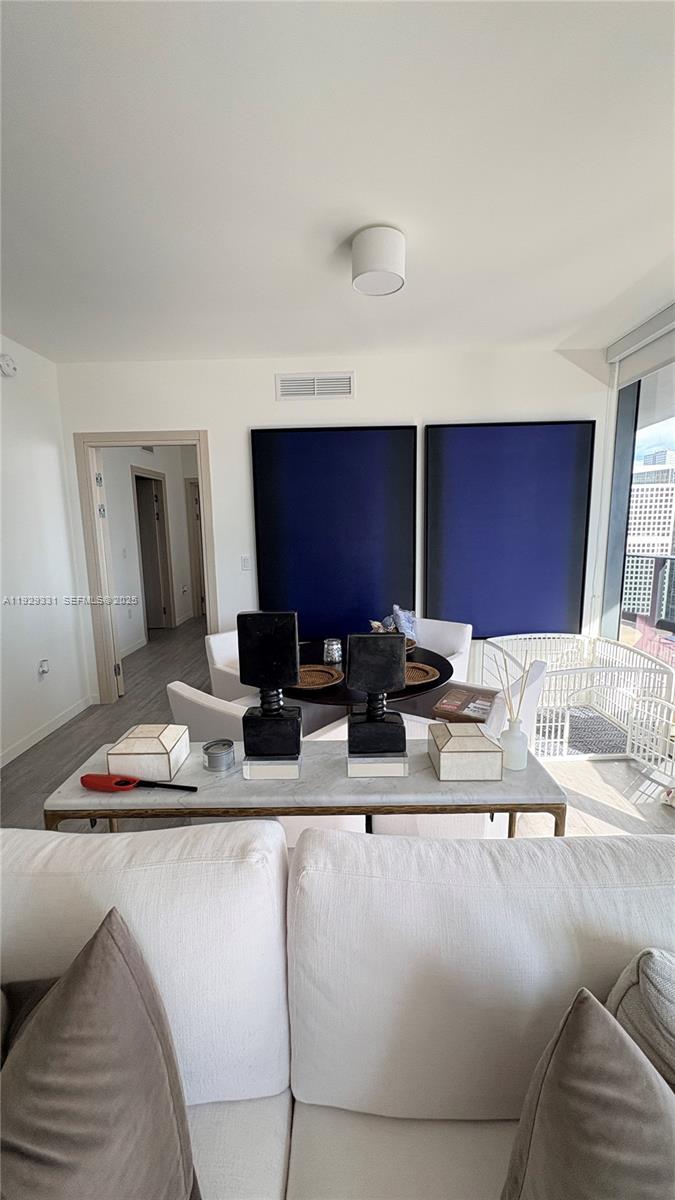 1000 Brickell Plz #4009, Miami FL 33131