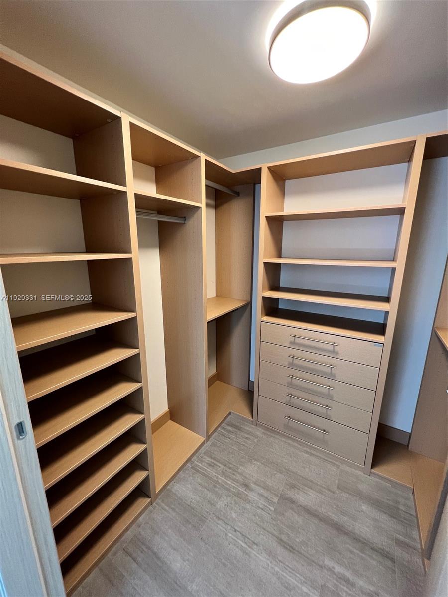 1000 Brickell Plz #4009, Miami FL 33131