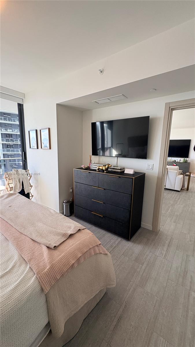 1000 Brickell Plz #4009, Miami FL 33131