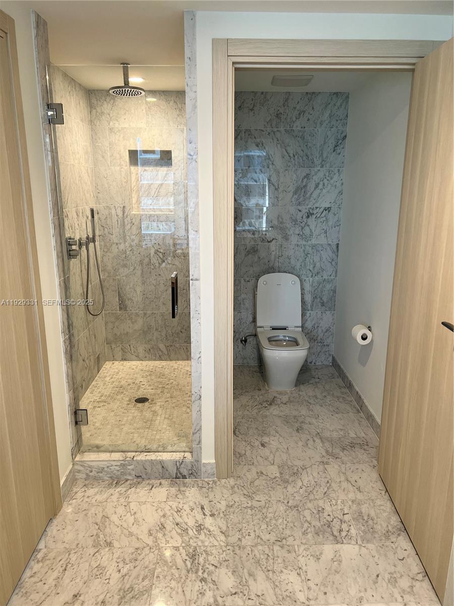 1000 Brickell Plz #4009, Miami FL 33131