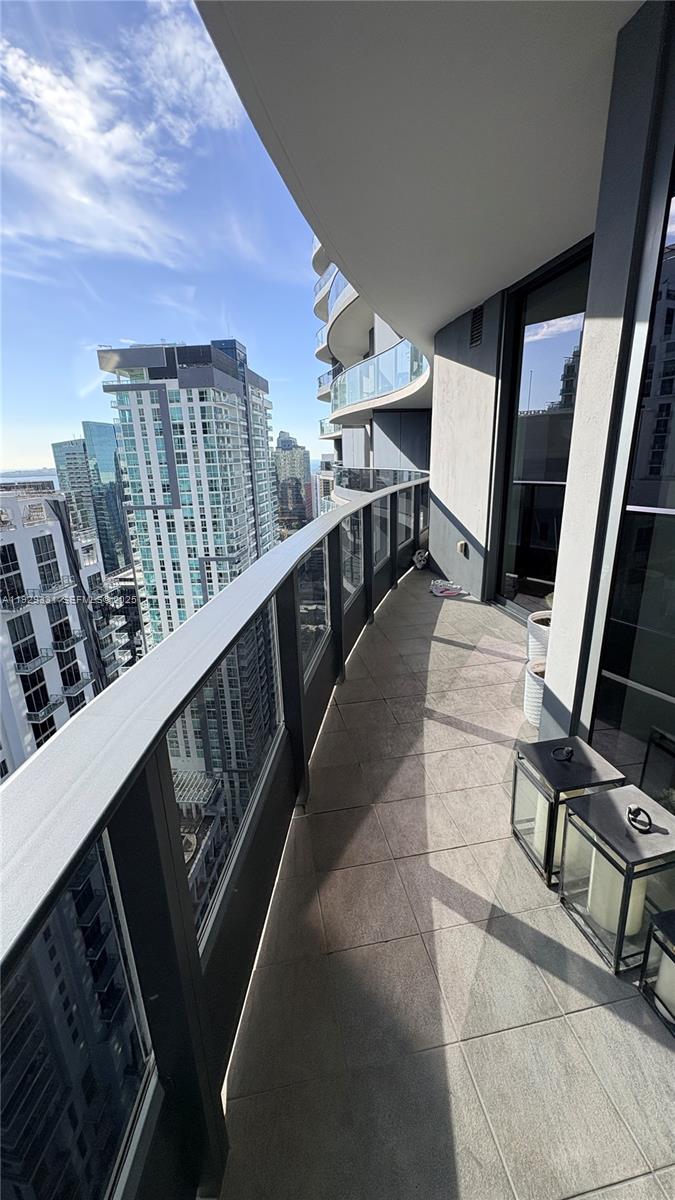 1000 Brickell Plz #4009, Miami FL 33131