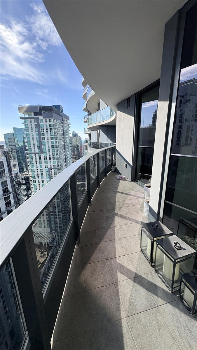 1000 Brickell Plz #4009, Miami FL 33131