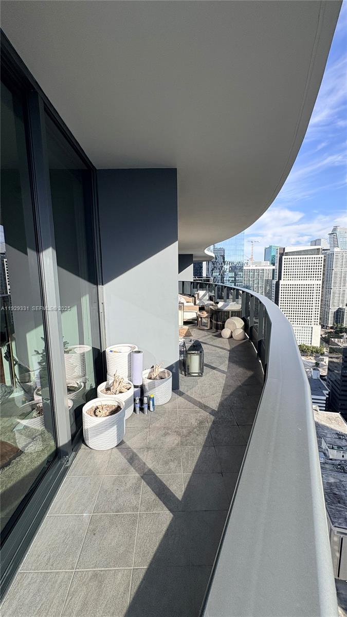 1000 Brickell Plz #4009, Miami FL 33131