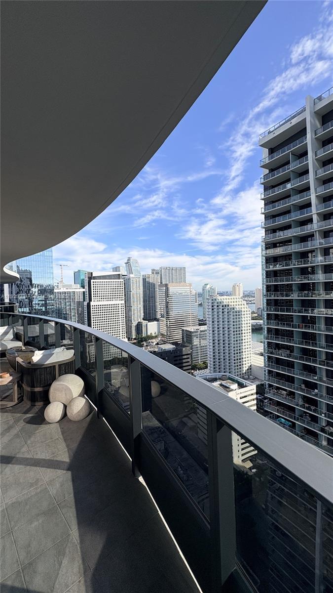 1000 Brickell Plz #4009, Miami FL 33131