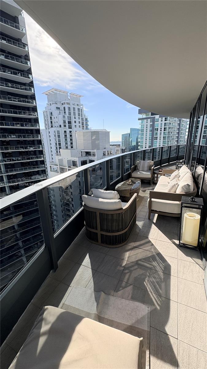 1000 Brickell Plz #4009, Miami FL 33131