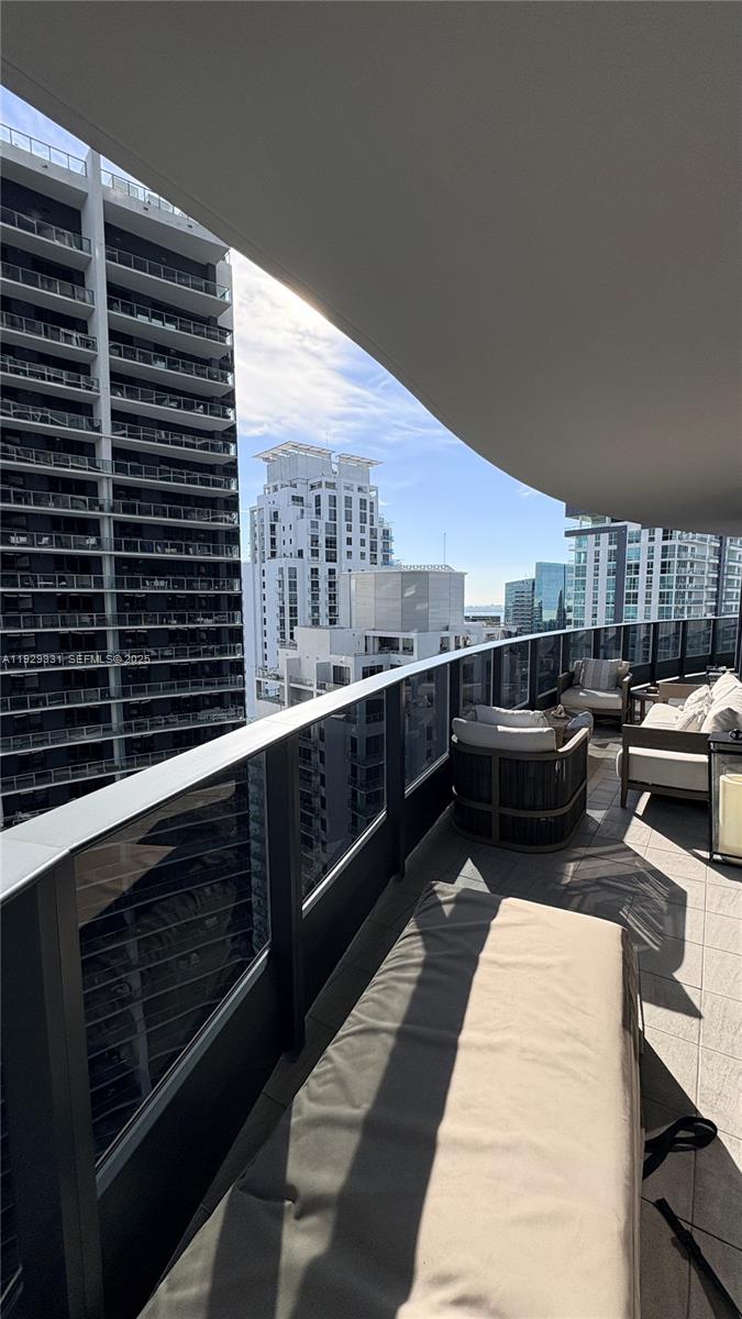 1000 Brickell Plz #4009, Miami FL 33131