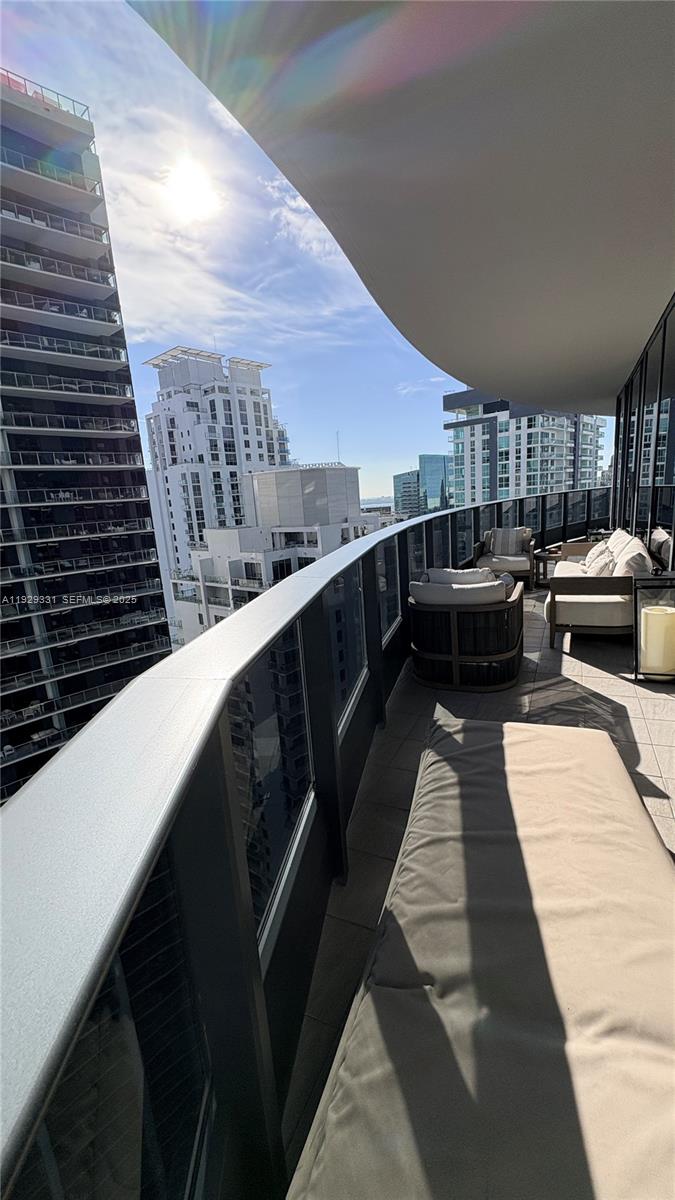 1000 Brickell Plz #4009, Miami FL 33131