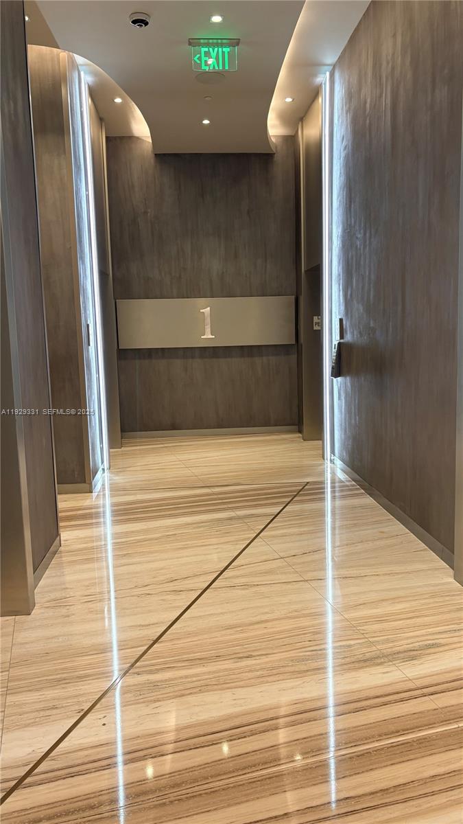 1000 Brickell Plz #4009, Miami FL 33131