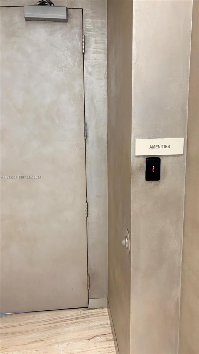 1000 Brickell Plz #4009, Miami FL 33131
