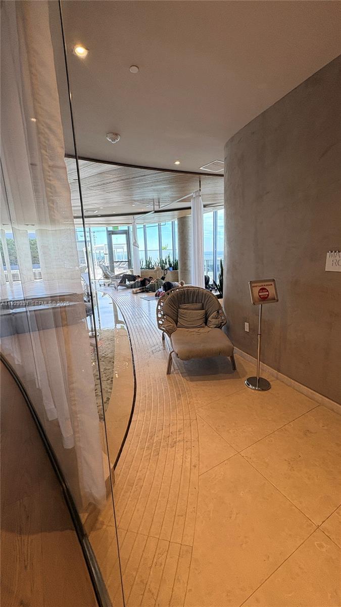 1000 Brickell Plz #4009, Miami FL 33131