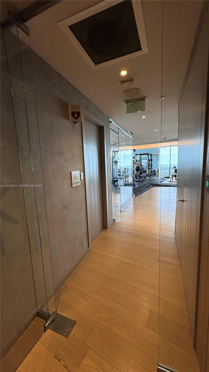 1000 Brickell Plz #4009, Miami FL 33131