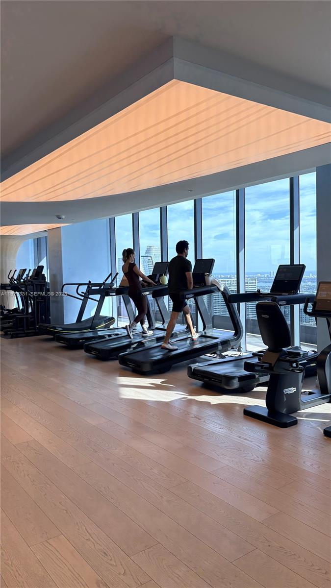 1000 Brickell Plz #4009, Miami FL 33131