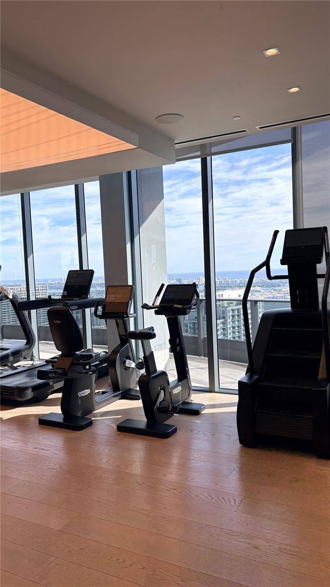 1000 Brickell Plz #4009, Miami FL 33131