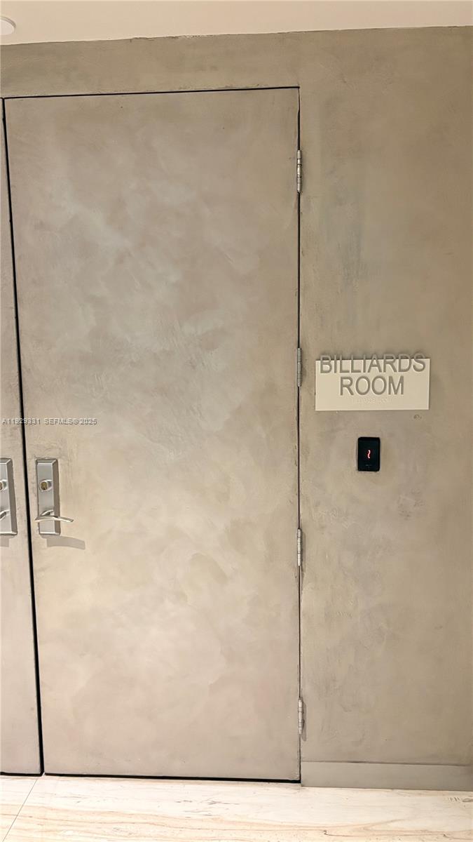 1000 Brickell Plz #4009, Miami FL 33131