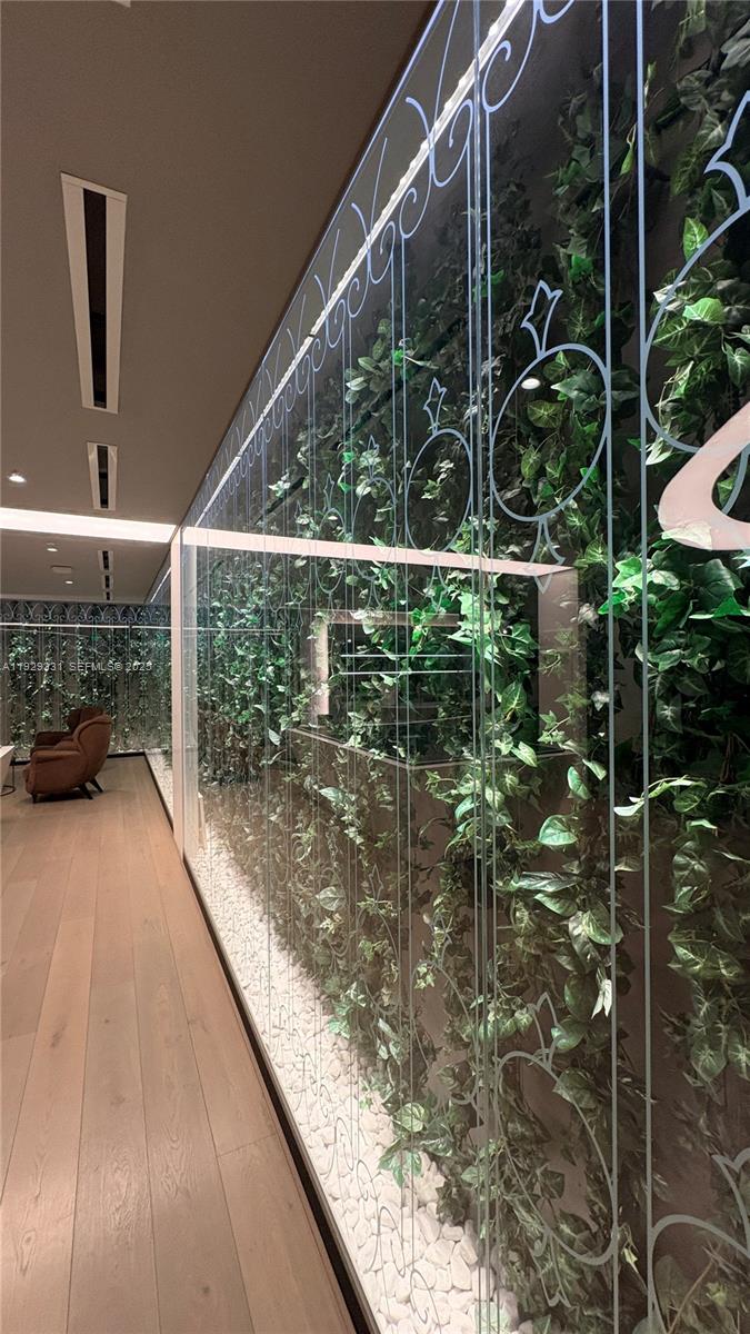 1000 Brickell Plz #4009, Miami FL 33131