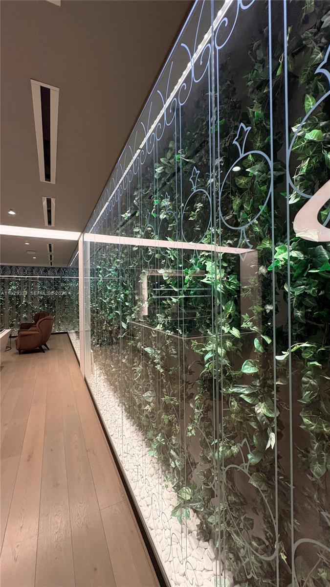 1000 Brickell Plz #4009, Miami FL 33131
