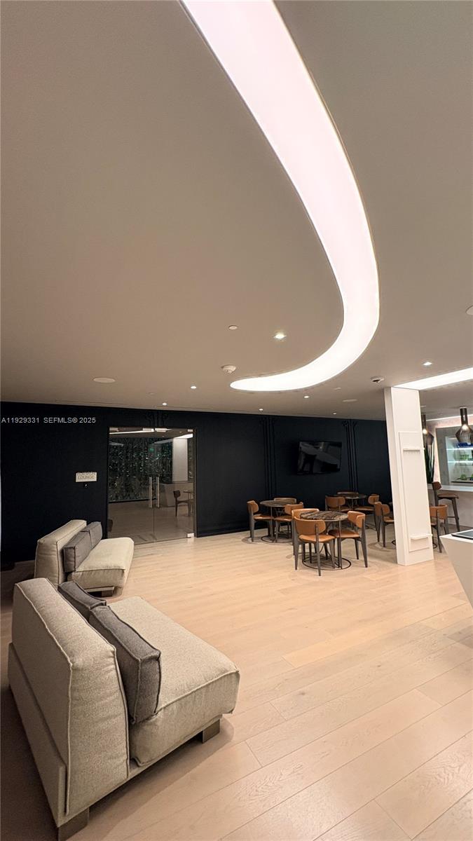 1000 Brickell Plz #4009, Miami FL 33131