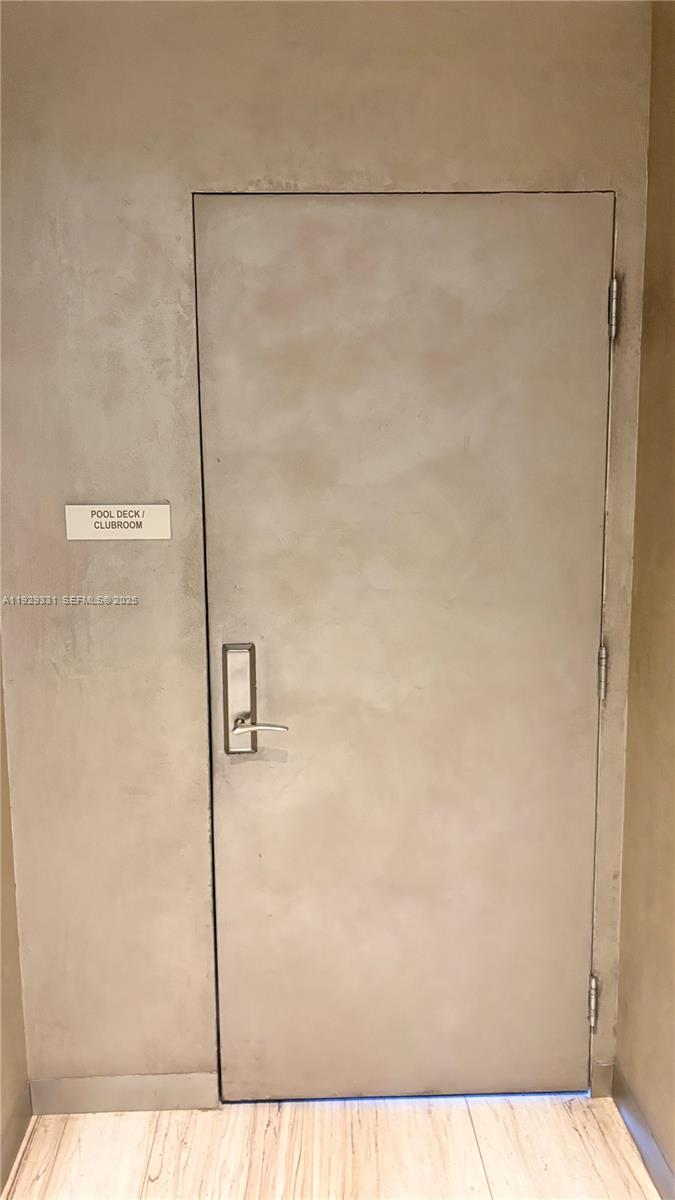 1000 Brickell Plz #4009, Miami FL 33131