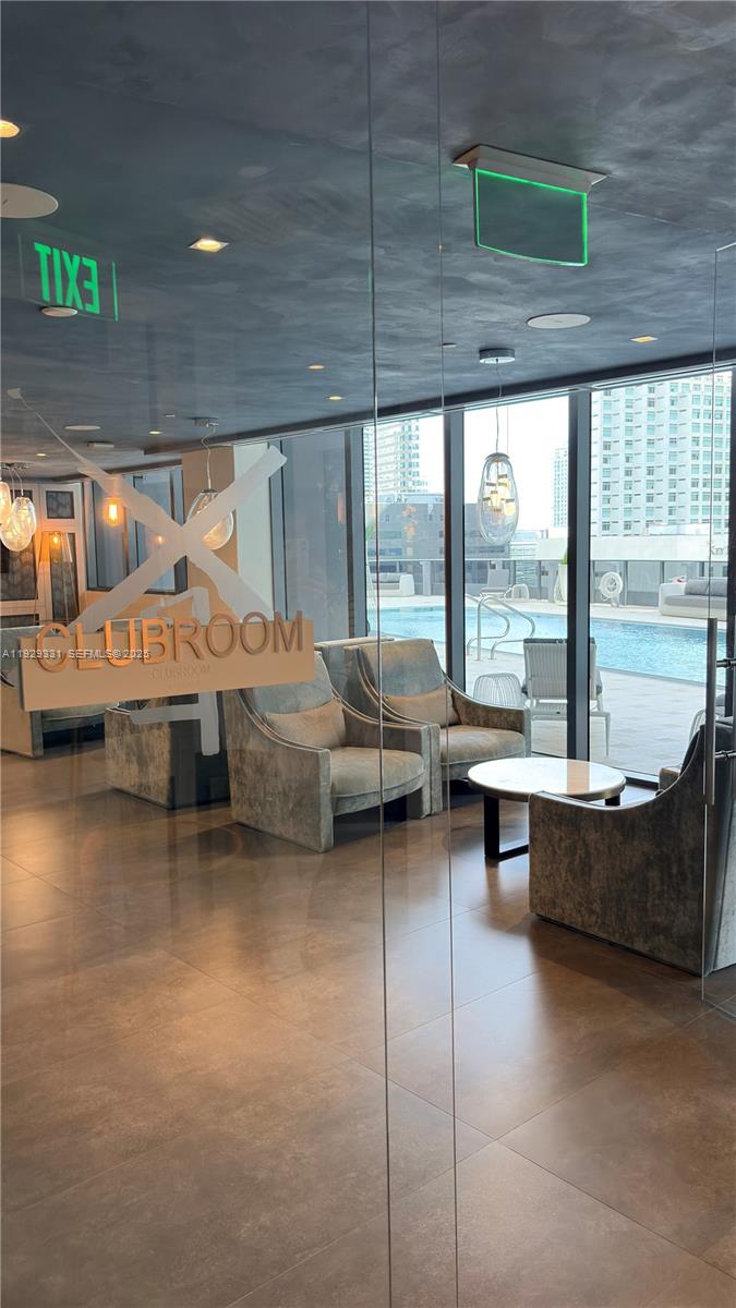 1000 Brickell Plz #4009, Miami FL 33131