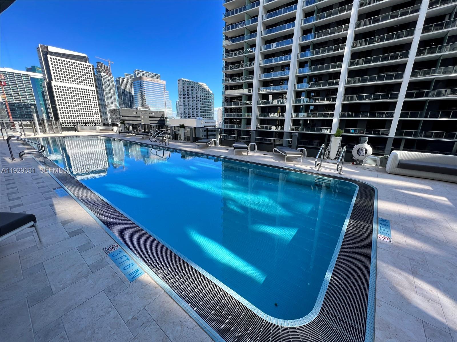 1000 Brickell Plz #4009, Miami FL 33131