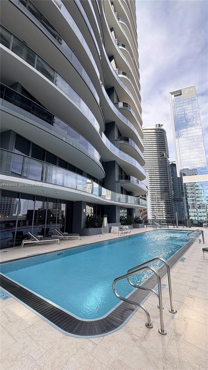 1000 Brickell Plz #4009, Miami FL 33131