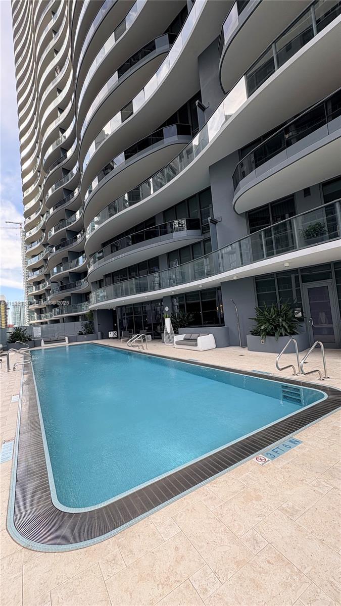 1000 Brickell Plz #4009, Miami FL 33131