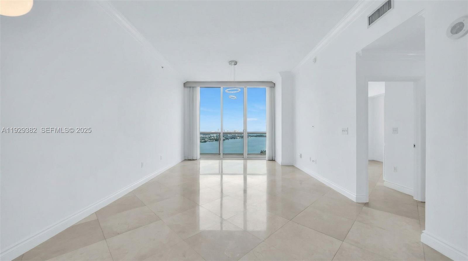 31 SE 5th St #4314, Miami FL 33131