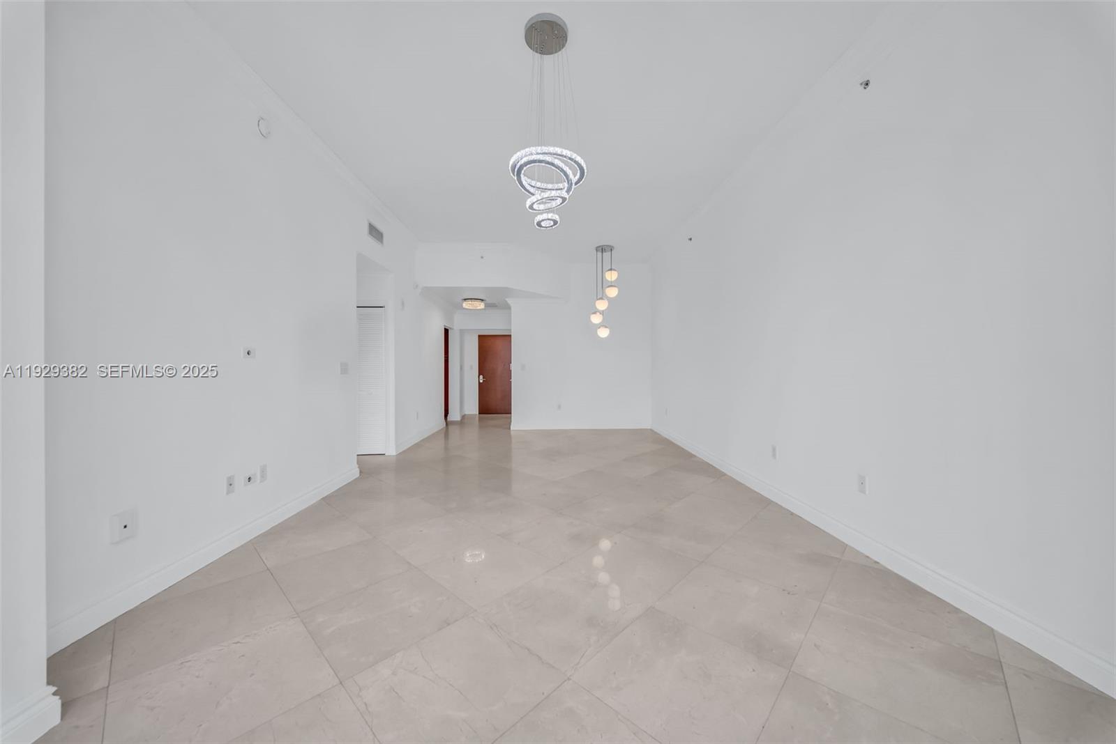 31 SE 5th St #4314, Miami FL 33131