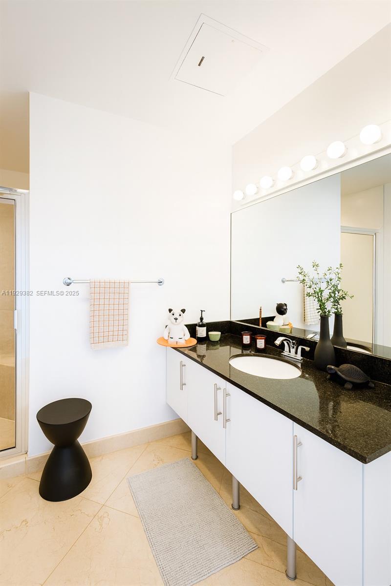 31 SE 5th St #4314, Miami FL 33131