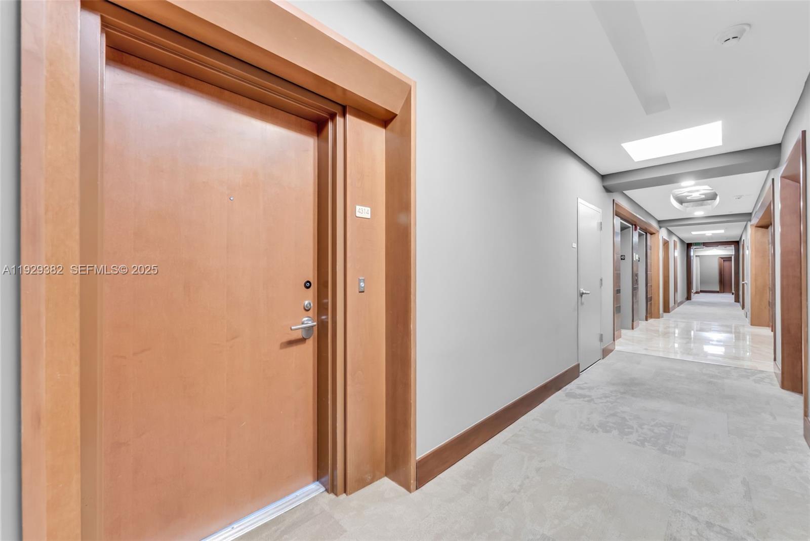 31 SE 5th St #4314, Miami FL 33131