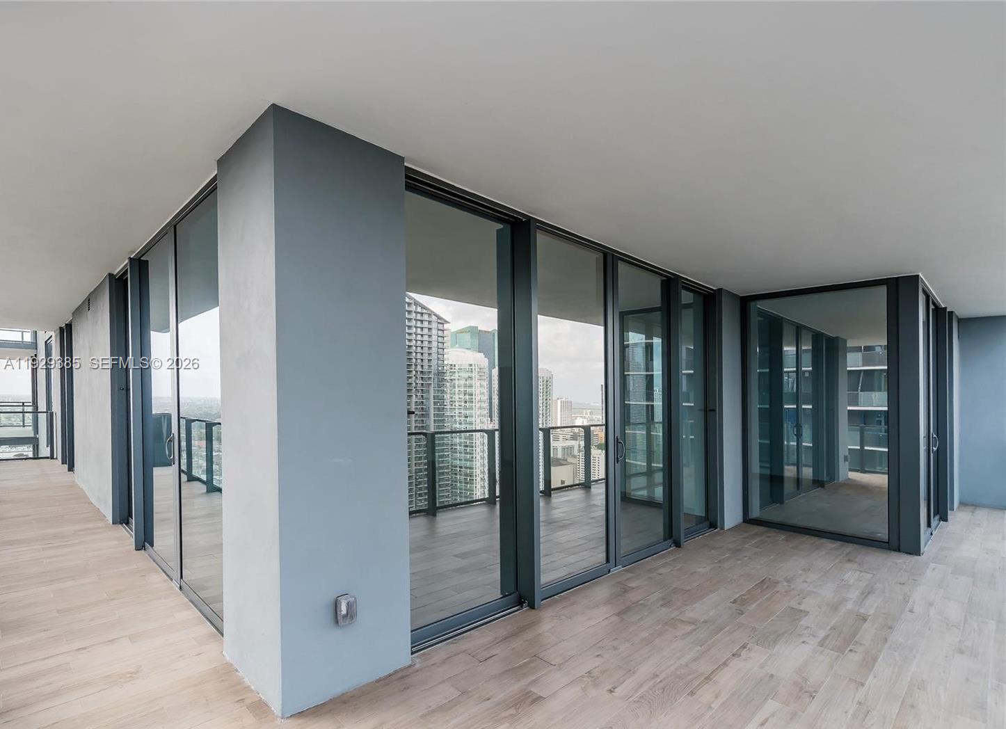 88 SW 7th St #2501, Miami FL 33130