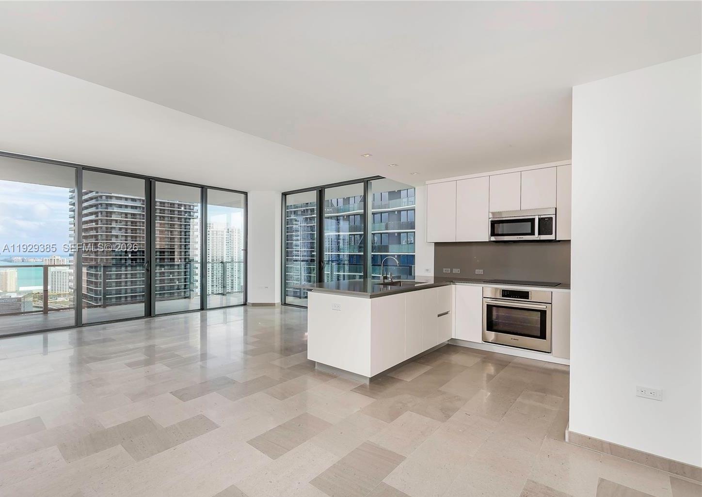 88 SW 7th St #2501, Miami FL 33130