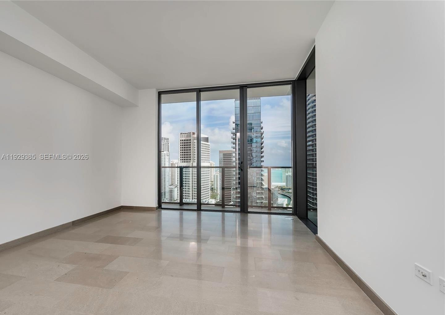 88 SW 7th St #2501, Miami FL 33130